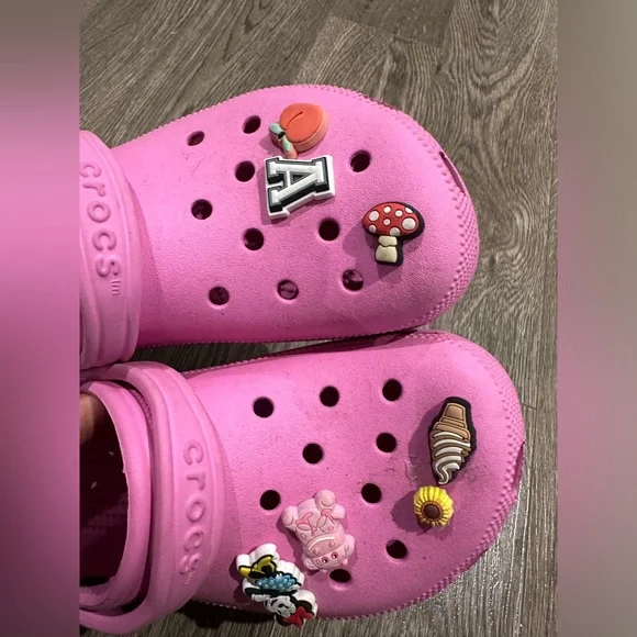 Pink crocs - Picture 2 of 2